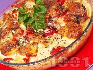 Рецепта Запеканка от картофи, чушки, колбас, сметана, яйца и сирене моцарела